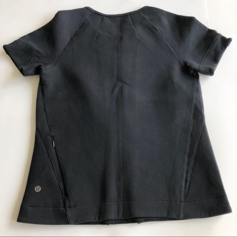 Lululemon Short Sleeve Tee in Black